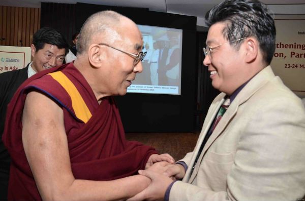 杨健利曾多次与达赖喇嘛尊者见面 图片取自公民议报