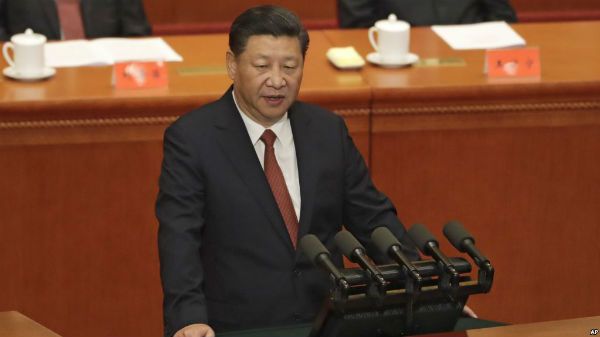 中国国家主席习近平在北京人民大会堂举行的解放军建军90周年大会上发表讲话。（2017年8月1日） 