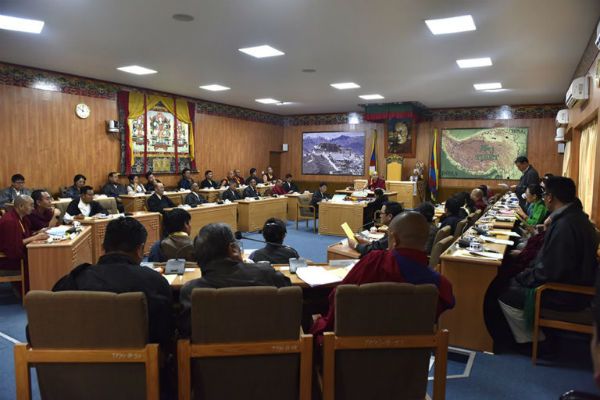 议长堪布索朗丹培宣布第十六届西藏人民议会第四次会议开幕 2017年9月19日 照片/DIIR