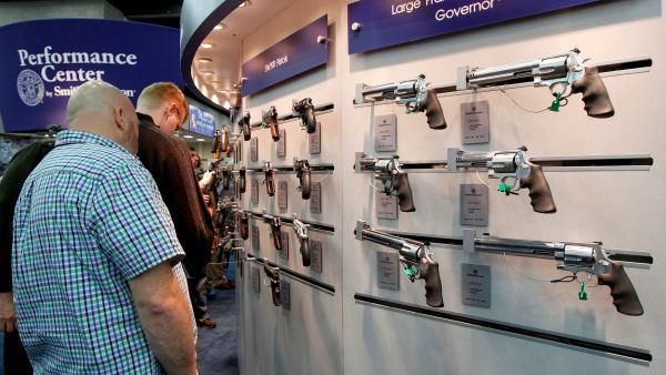 美国控枪难题中的经济利益掣肘