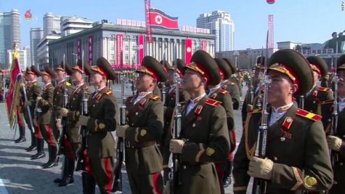 朝鲜大阅兵李雪主现身 大量高端武器装备