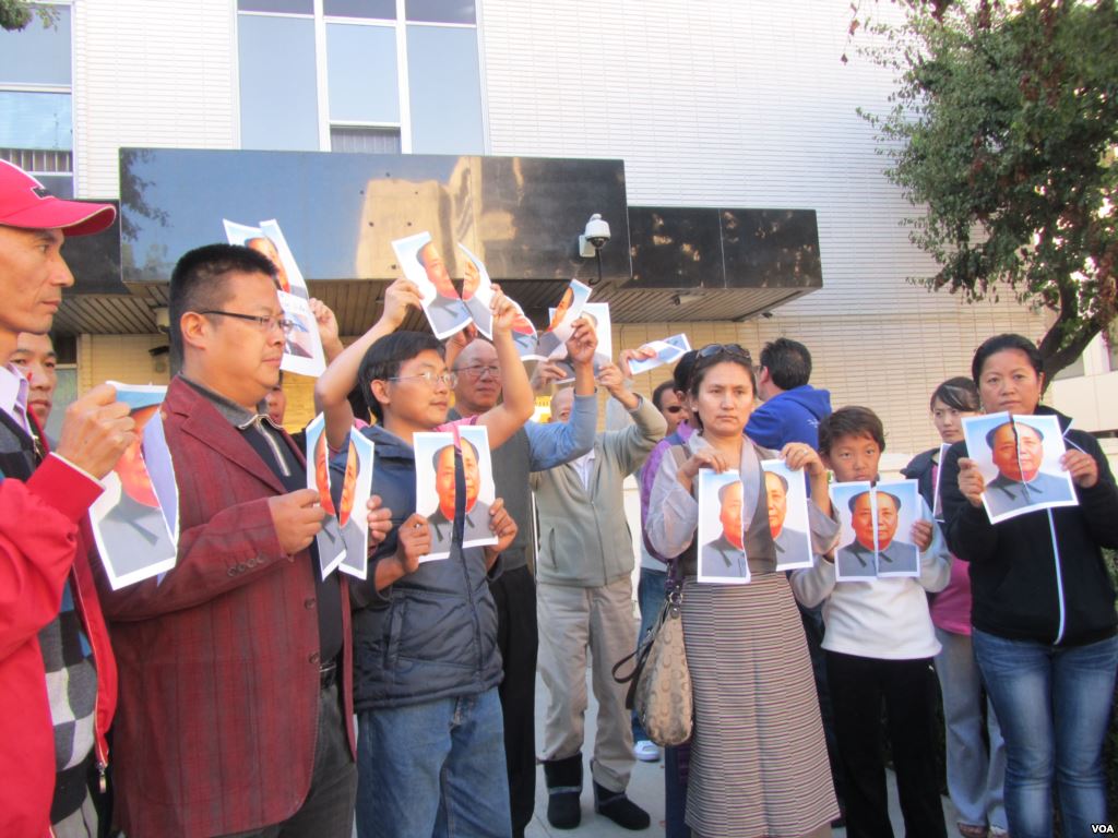 撕毁毛像3.jpg