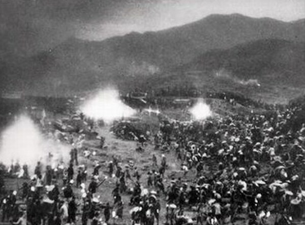 Iron_smelting_in_1958_China.jpg