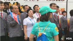 朝鲜代表团2017年8月17日到达台北世大运开幕式现场（美国之音黎堡摄） 