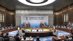 金砖国家厦门峰会全体会议于2017年9月4日在中国福建省厦门举行。
